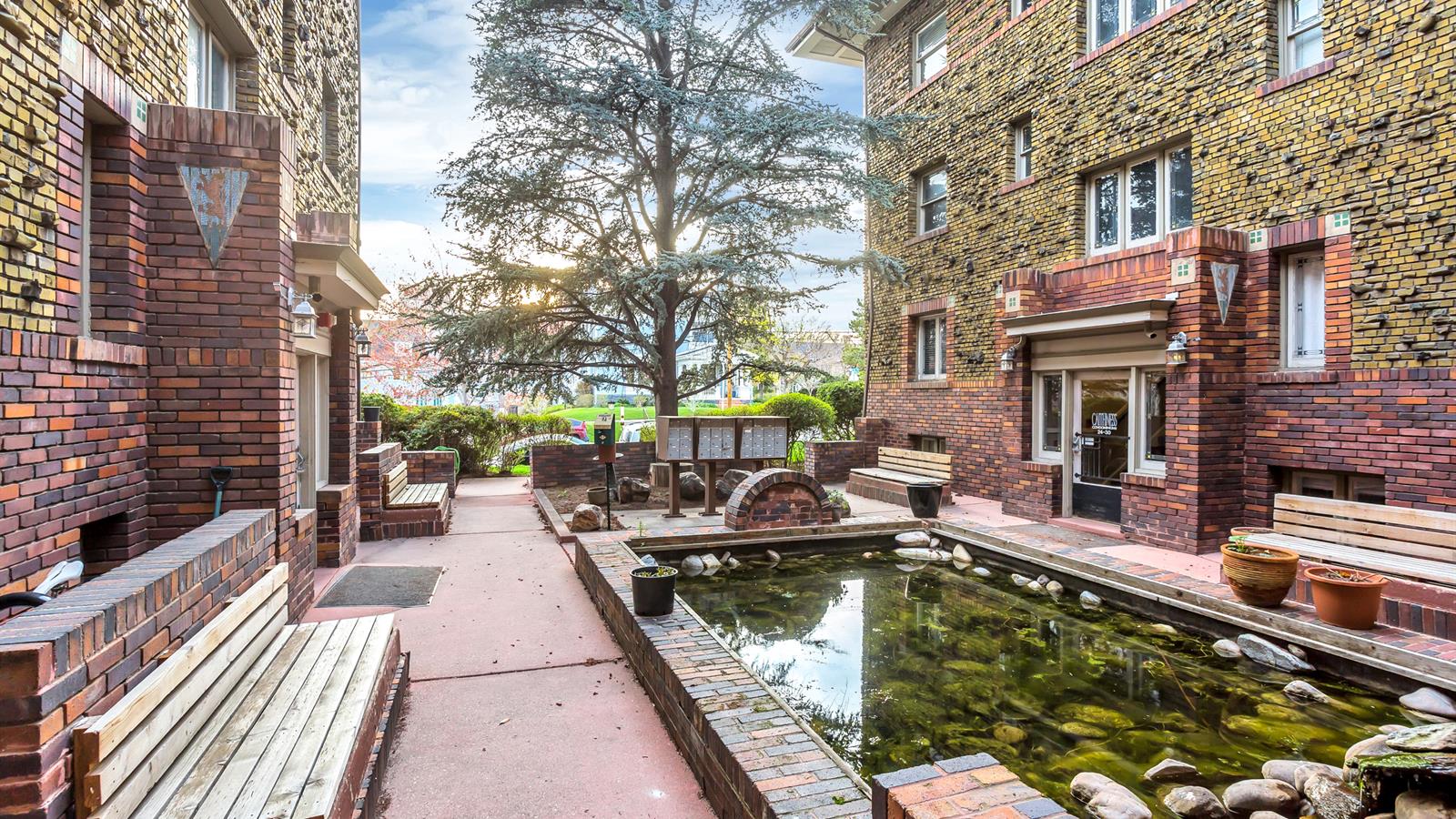 Caithness Condo 2nd & Beautiful